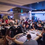 Cum se desfasoara o seara intr un club de poker live