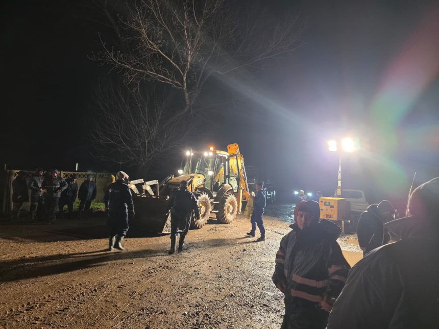 FOTO Primarii din Vinatorii si Suraia isi exprima recunostinta fata de autoritati pentru interventia rapida care a salvat sute de locuinte de inundatii