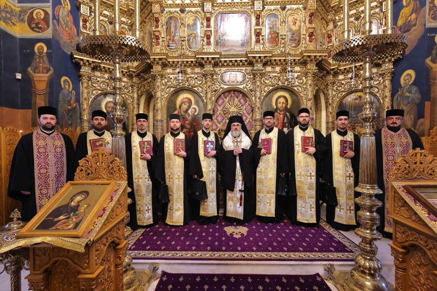 FOTO Sapte preoti din Eparhia Buzau lui si Vrancei au fost hirotesiti ca duhovnici