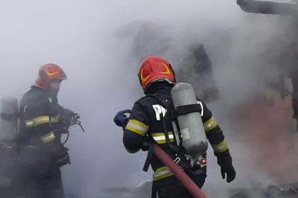 Incendii la Mera si Carligele