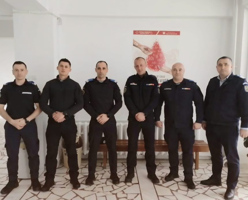 VIDEO Jandarmii din Vrancea s au alaturat campaniei Doneaza sange Salveaza o viata