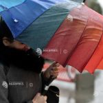 Vant puternic ploi moderate si ninsori in zona montana pana luni dimineata