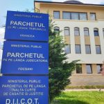 Barbat din Slobozia Bradului prins oferind mita unor politisti pentru obtinerea permisului