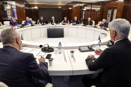 Consultari intre Guvern si sindicate referitoare la noua lege a salariilor
