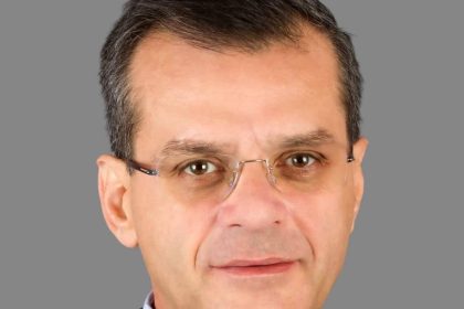 Cum a devenit focsaneanul Nini Sapunaru prim ministru in Parlament