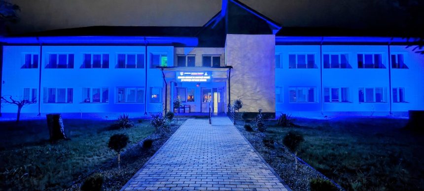 DGASPC Vrancea sprijina Ziua Internationala de Constientizare a Autismului prin iluminarea cladirii in culoarea albastra