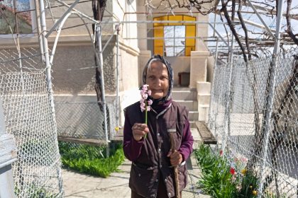 FOTO 100 de pachete oferite persoanelor defavorizate din Odobesti