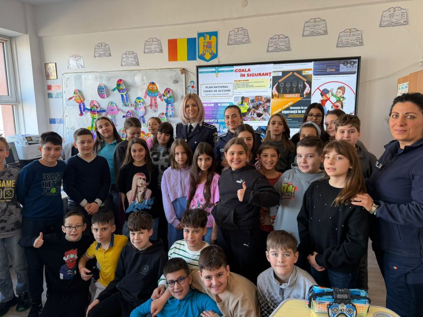 FOTO Activitati organizate in trei scoli din Vrancea pentru combaterea violentei si bullyingului