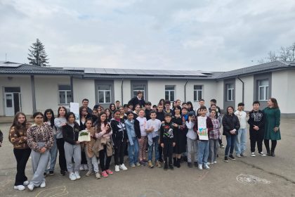 FOTO Podul prieteniei intre elevi din Slobozia Ciorasti si Ciorasti