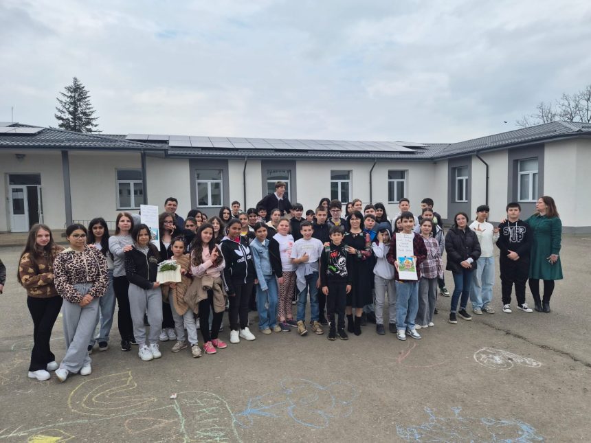 FOTO Podul prieteniei intre elevi din Slobozia Ciorasti si Ciorasti