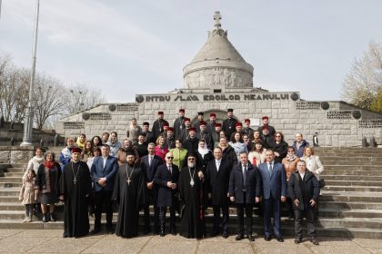 FOTO Zi de omagiu si de recunostinta la Mausoleul Eroilor de la Marasesti