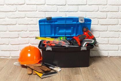 Ghidul mesterului contemporan Cum sa iti formezi un set complet de unelte pentru reparatii si proiecte DIY