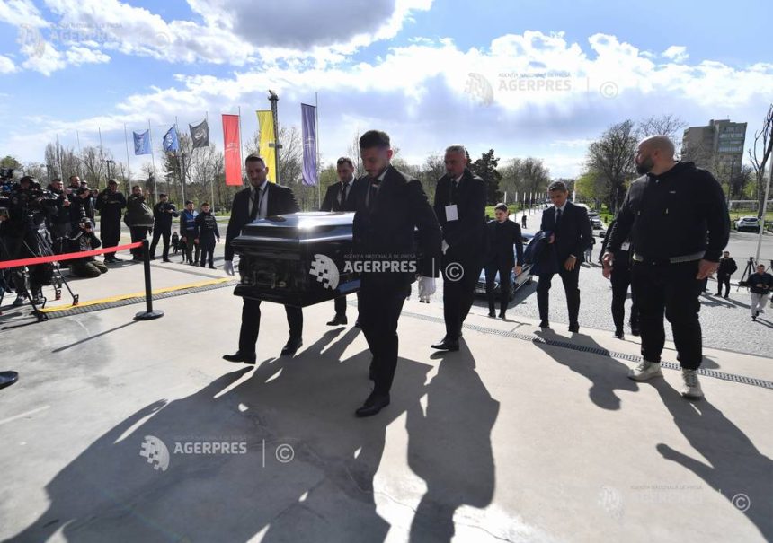 Sicriul cu trupul neinsufletit al fostului selectioner Mircea Lucescu a fost asezat la Arena Nationala