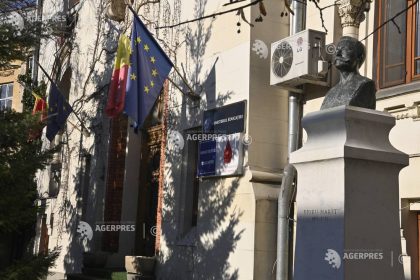 Sindicalistii din invatamant acuza Ministerul Educatiei ca impiedica plata drepturilor castigate in instanta de profesorii