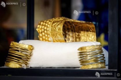 VIDEO Autoritatile olandeze au prezentat Coiful de aur de la Cotofenesti si doua bratari furate in 2025 recuperate ulterior
