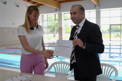 VIDEO FOTO Bazinul de inot din Focsani a fost omologat pentru competitii nationale Protocol semnat intre Consiliul Judetean Vrancea si Federatia Romana de Natatie
