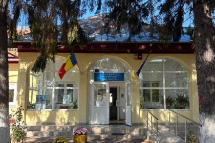 Vidra Lucrari de restaurare la una dintre cladirile Liceului Simion Mehedinti