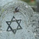 cercetari pentru profanare monumente funerare vandalizate in noaptea de pasti in cimitirul evreiesc din reghin