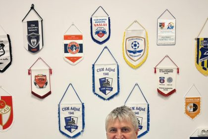 fotografie fotbal liga a III a un nou antrenor la csm adjud