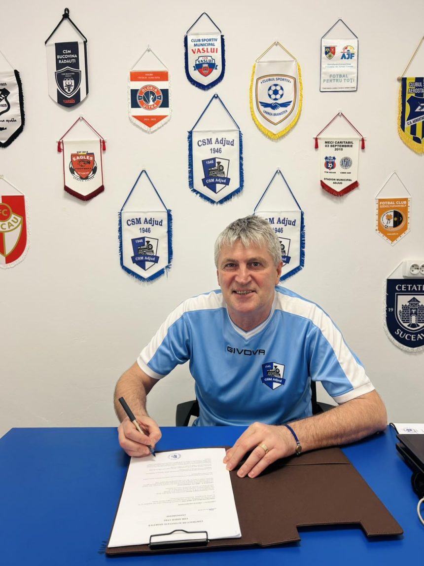 fotografie fotbal liga a III a un nou antrenor la csm adjud