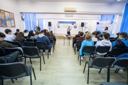 video sesiune de informare cu tema sanatatea intima si inceputul vietii sexuale la colegiul tehnic edmond nicolau din focsani