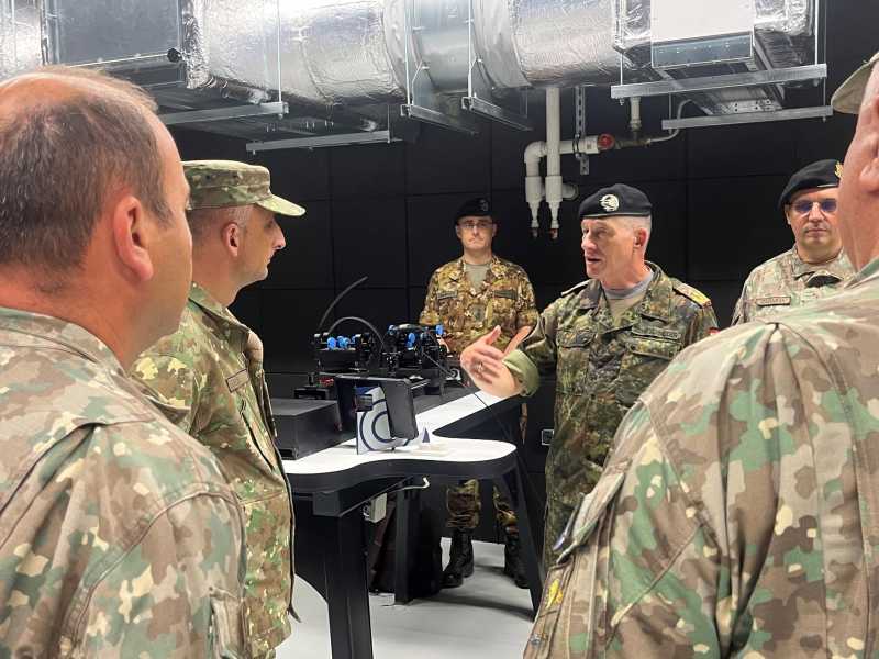 Comandantul Comandamentului Aliat Intrunit pentru Sprijin si Facilitarea Aciunilor din NATO in vizita in Romania