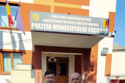 Barbat ajutat de un politist in timpul liber dupa ce i a fost furat portofelul pe Bulevardul Unirii din Focsani
