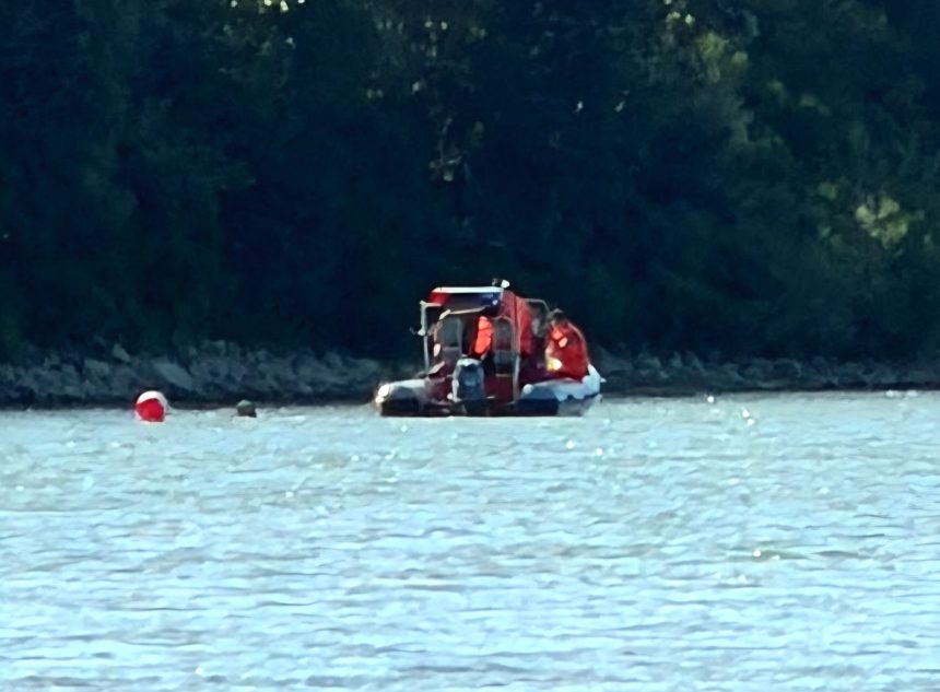 Cautarile adolescentului disparut in apele Siretului continua