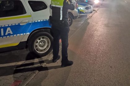 Doua femei implicate intr un accident rutier in care au fost raniti doi barbati si o adolescenta pasageri in autoturisme