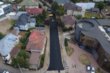 FOTO Focsani A inceput asfaltarea strazii Stefan cel Mare