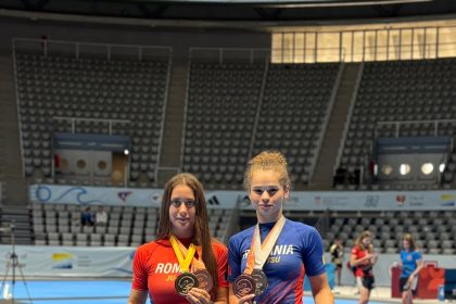 FOTO Maria Ferariu aduce doua medalii pentru Vrancea de la Campionatul Mondial din Zadar Patru medalii pentru doua sportive romance