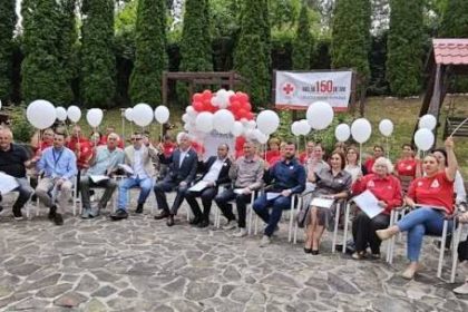 REPORTAJ Voluntarii Crucii Rosii oameni care alerg sa oferi timp si speranta celor din jur