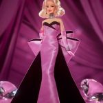 VIDEO Barbie sarbatoreste centenarul Marilyn Monroe cu o papusa inspirata dintr o scena iconica