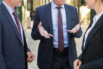 VIDEO Demisii in Vrancea Teoretic nu mai este posibila cumularea functiei de ales local judecean cu cea de angajat la stat