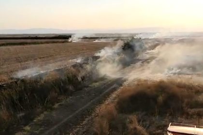 VIDEO incendiu de vegetatie uscat pe aproape 30 de hectare la Vulturu 16 incendii similare in ultima saptamana in Vrancea