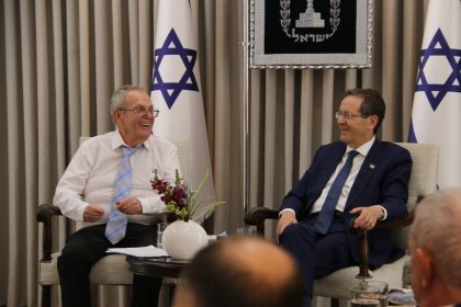 exclusiv shlomo abramovici m am reindragostit de focsani presedintele hor isi propune sa intareasca relationile focsaniului cu israelul