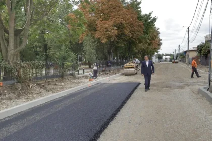 Asfaltarea străzii Argeș din Focșani a început