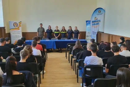 Elevii care vor să devină polițiști au aflat astăzi informații despre această profesie