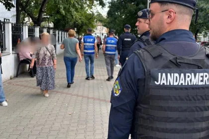Focșani: Zeci de polițiști și jandarmi la intrările școlilor și pe traseele pietonale
