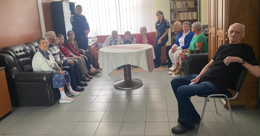 Polițiștii vrânceni au discutat cu persoane vârstnice despre prevenirea victimizării