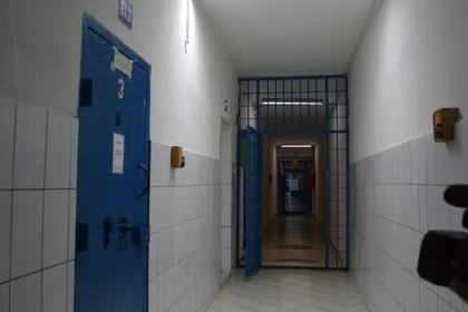 Vrâncean condamnat la 10 ani pentru că și-a ucis fratele și a dormit lângă cadavru